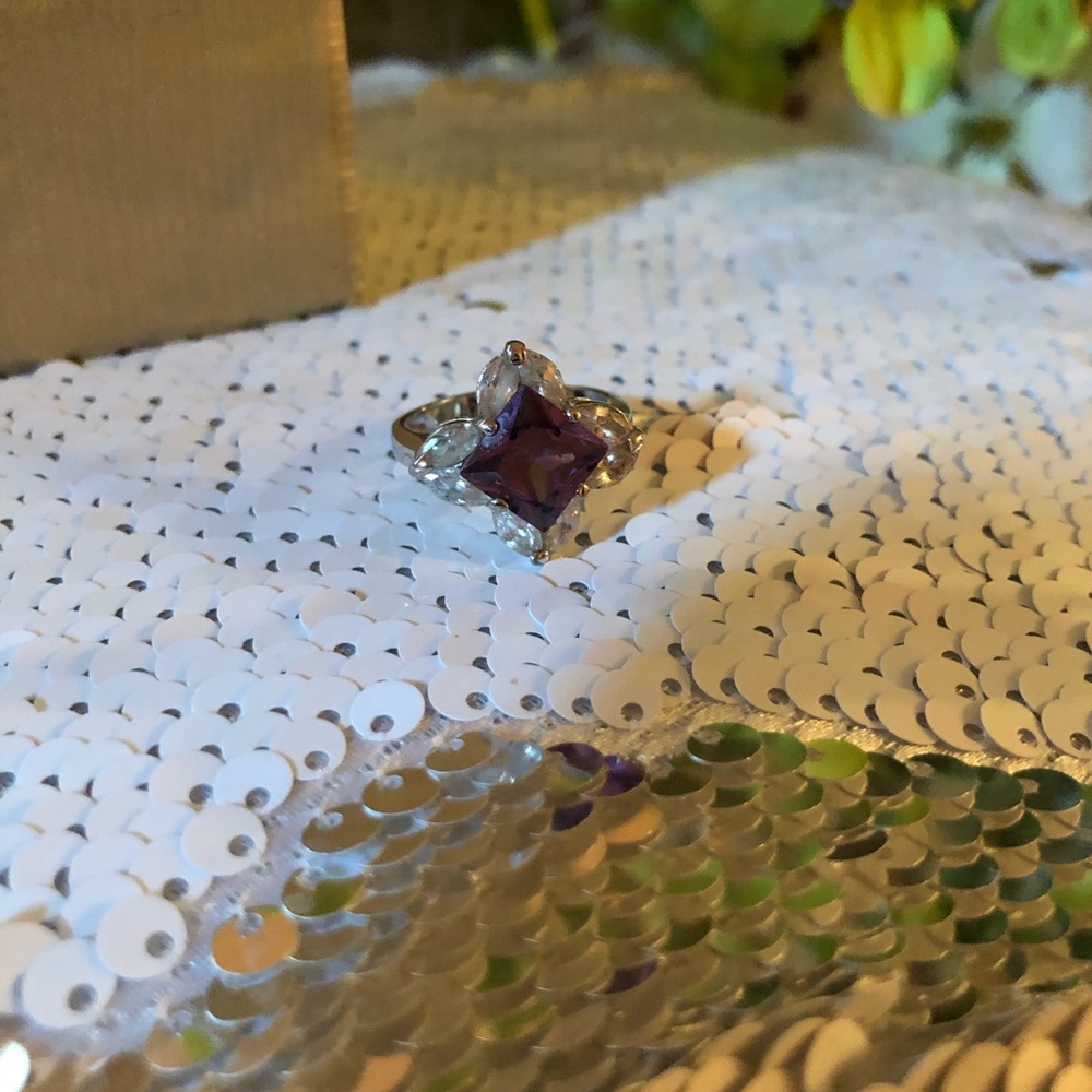 Amethyst ring set in silver - Picture 2 of 2